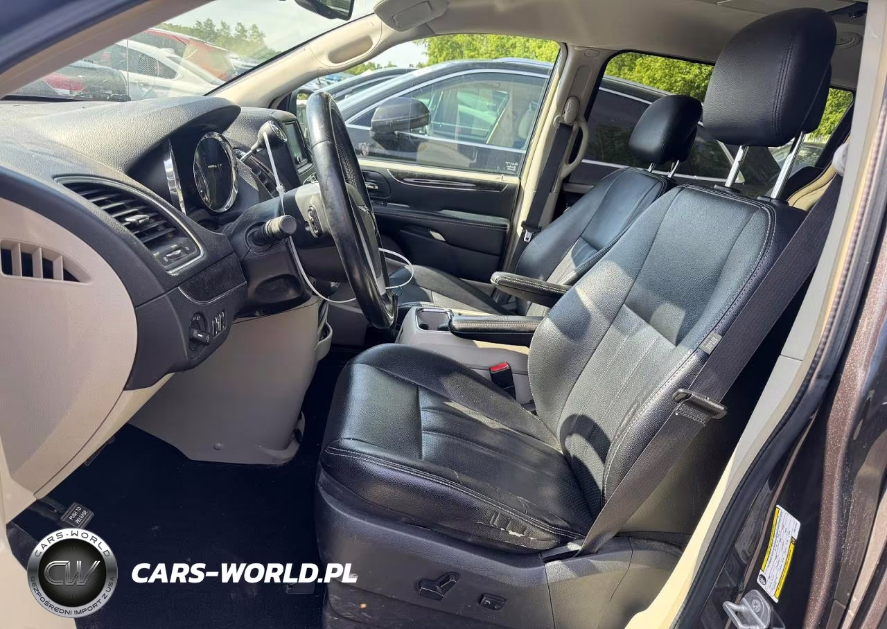 2015 Chrysler Town & Country Touring L VIN:2C4RC1CG4FR674423 - 7