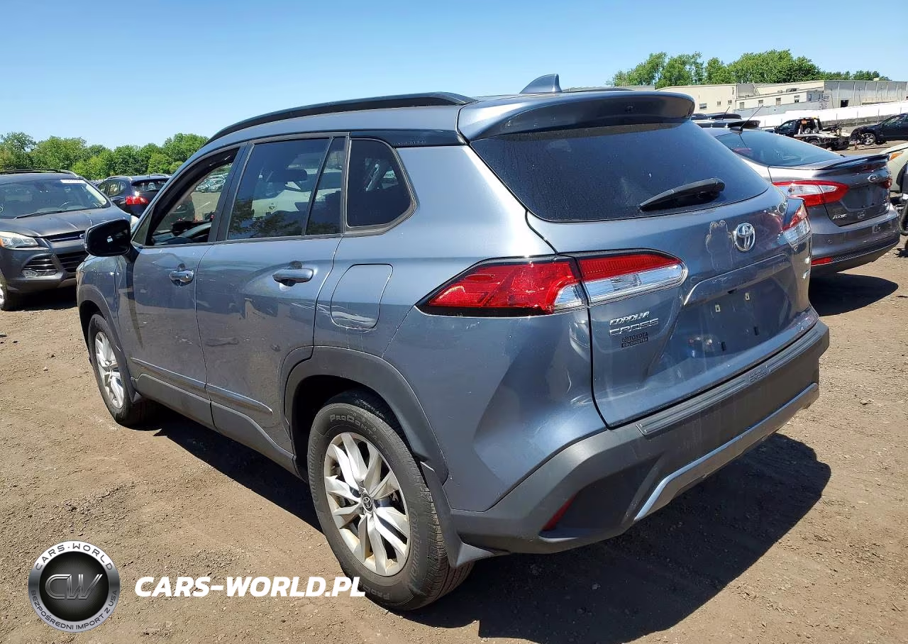 2022 Toyota Corolla Cross Le VIN:7MUBAABG2NV022212 - 2