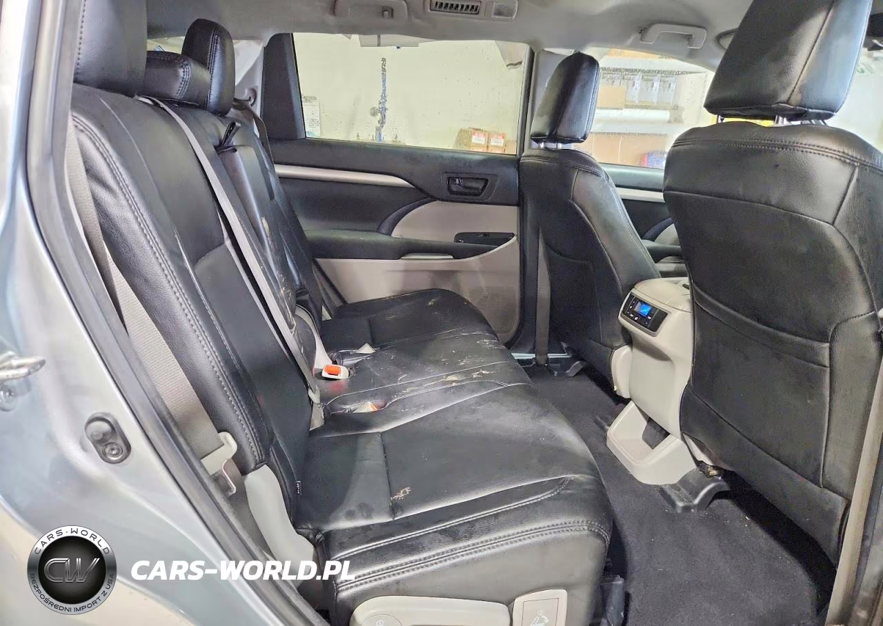 2018 Toyota Highlander Le VIN:5TDZARFH0JS035819 - 11