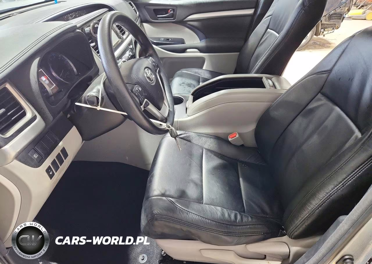 2018 Toyota Highlander Le VIN:5TDZARFH0JS035819 - 7