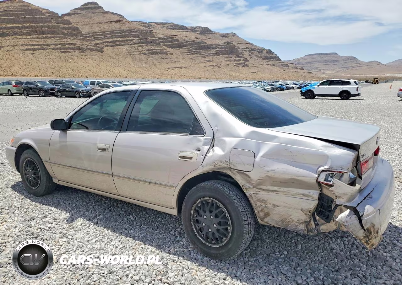 1999 Toyota Camry Le VIN:4T1BG22KXXU418370 - 2