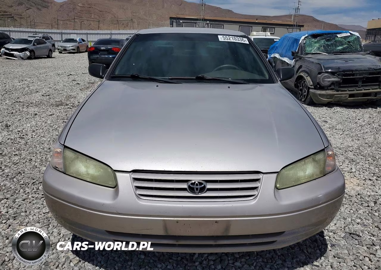 1999 Toyota Camry Le VIN:4T1BG22KXXU418370 - 5