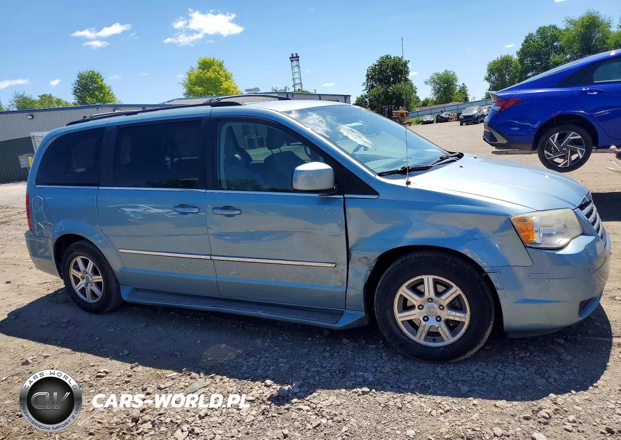 2009 Chrysler Town & Country Touring VIN:2A8HR54109R527900 - 4