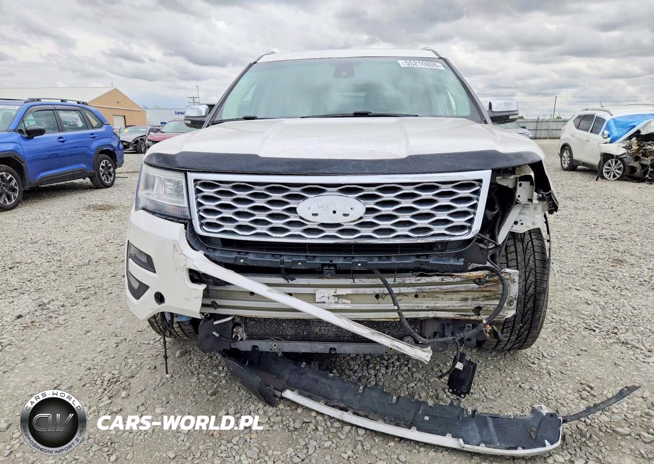 2016 Ford Explorer Platinum VIN:1FM5K8HT8GGC16415 - 5