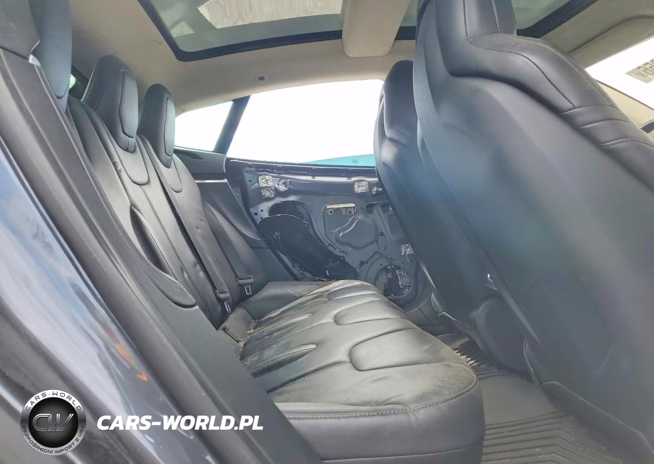 2015 Tesla Model S VIN:5YJSA1E11FF116590 - 10