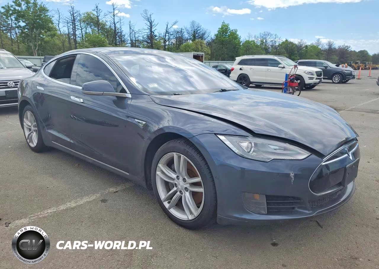 2015 Tesla Model S VIN:5YJSA1E11FF116590 - 4