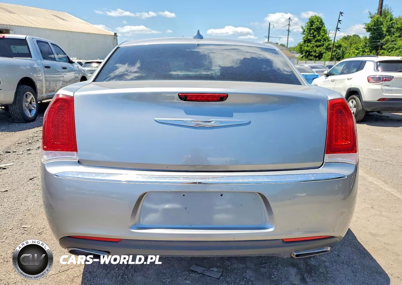 2015 Chrysler 300 Limited VIN:2C3CCAAG8FH841935 - 6