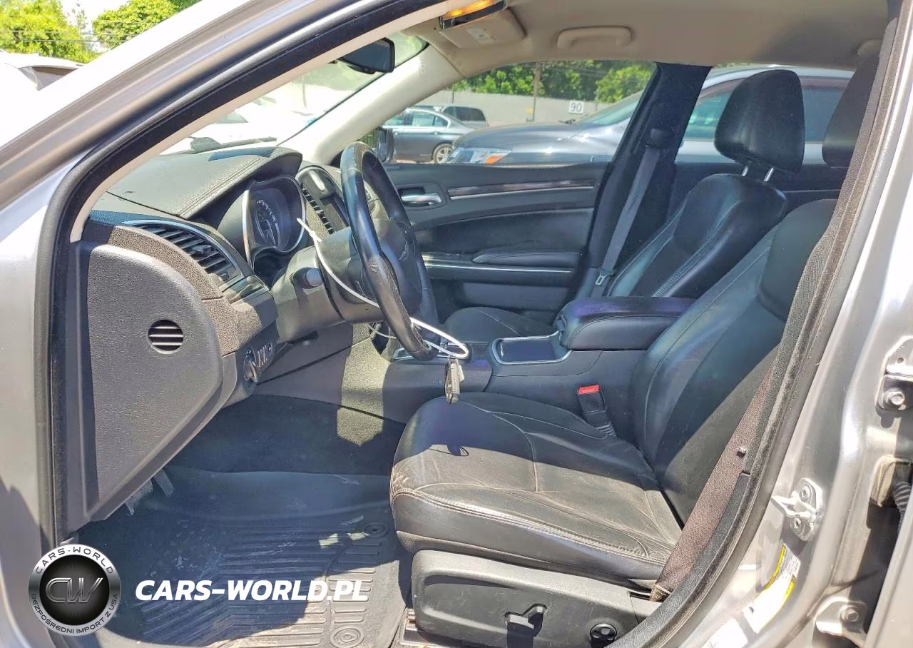 2015 Chrysler 300 Limited VIN:2C3CCAAG8FH841935 - 7