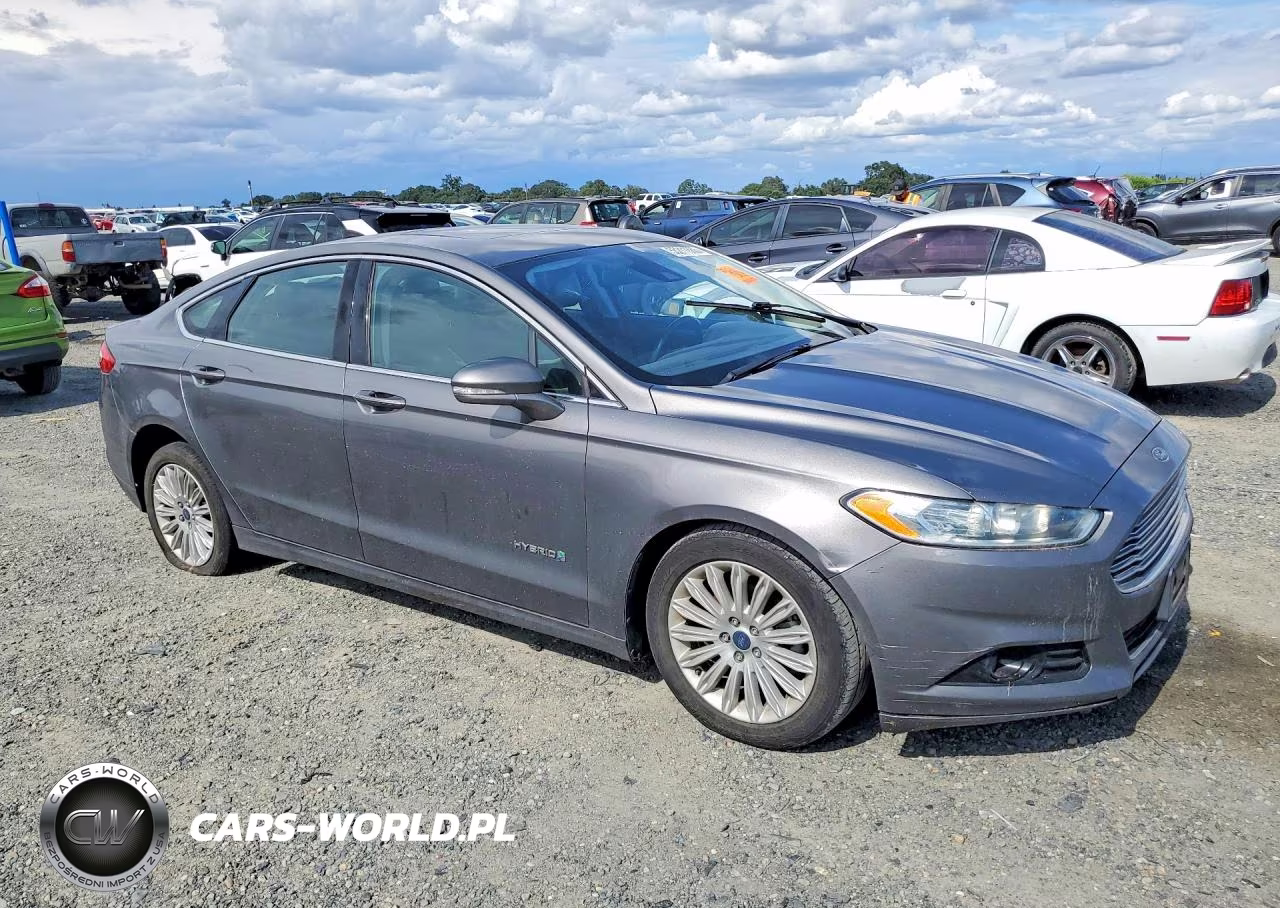 2013 Ford Fusion Se Hybrid VIN:3FA6P0LU7DR379059 - 4