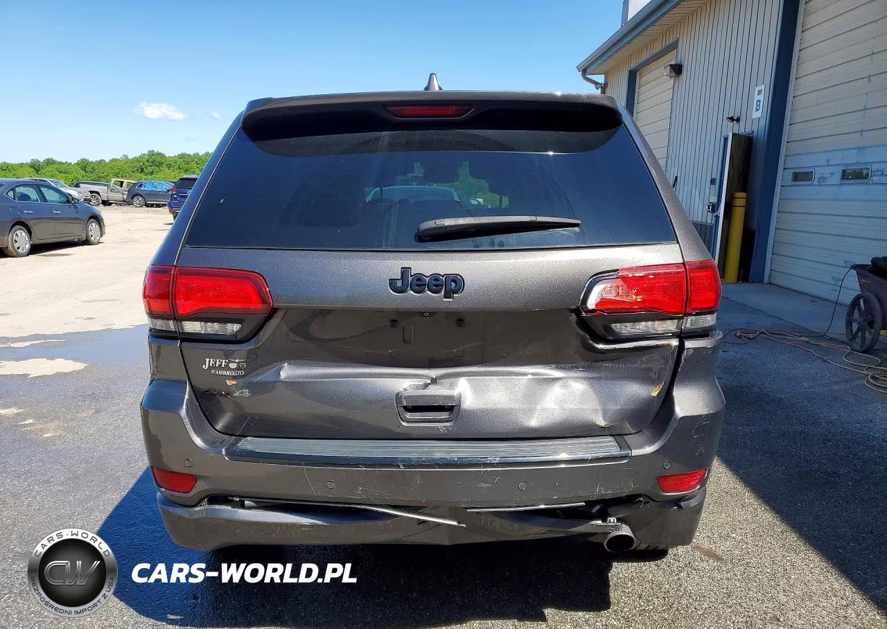 2018 Jeep Grand Cherokee Laredo VIN:1C4RJFAG4JC135923 - 6