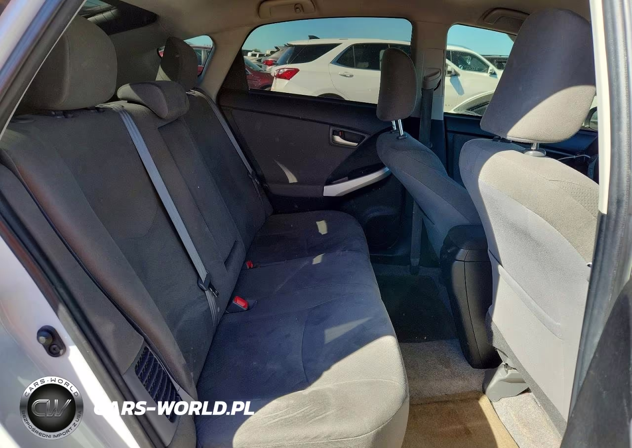 2015 Toyota Prius Two VIN:JTDKN3DU9F1928045 - 10