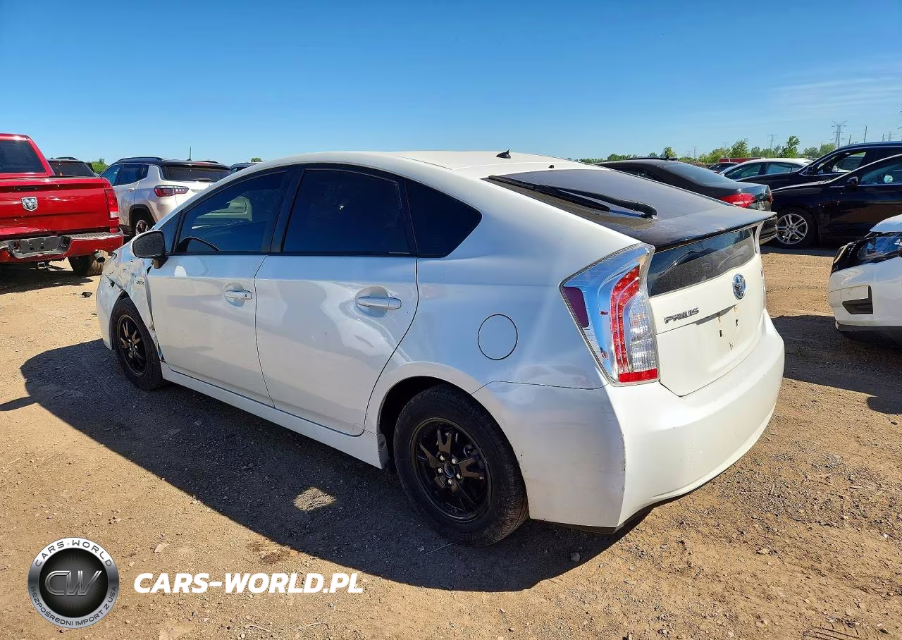 2015 Toyota Prius Two VIN:JTDKN3DU9F1928045 - 2