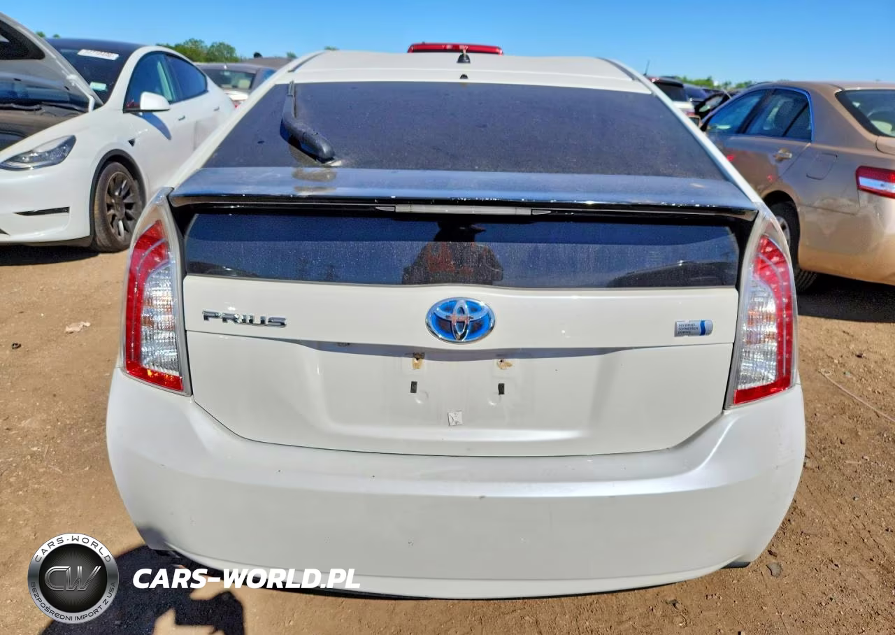 2015 Toyota Prius Two VIN:JTDKN3DU9F1928045 - 6