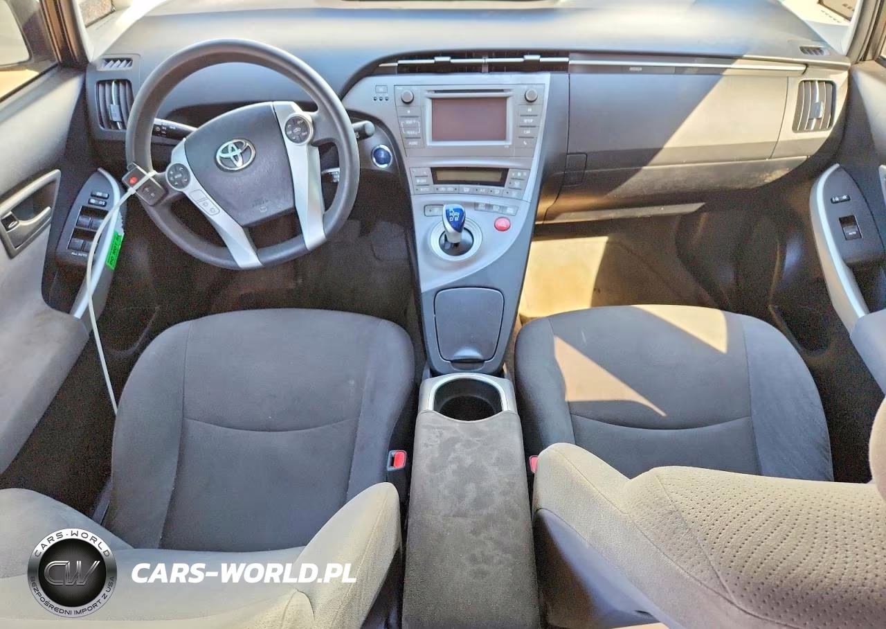 2015 Toyota Prius Two VIN:JTDKN3DU9F1928045 - 8