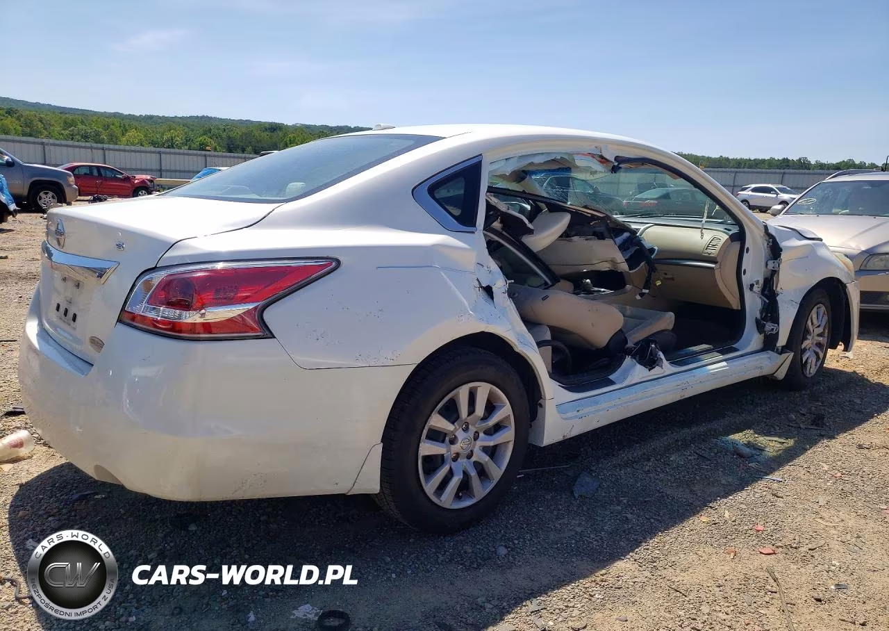 2015 Nissan Altima 2.5 S VIN:1N4AL3AP9FC141641 - 3