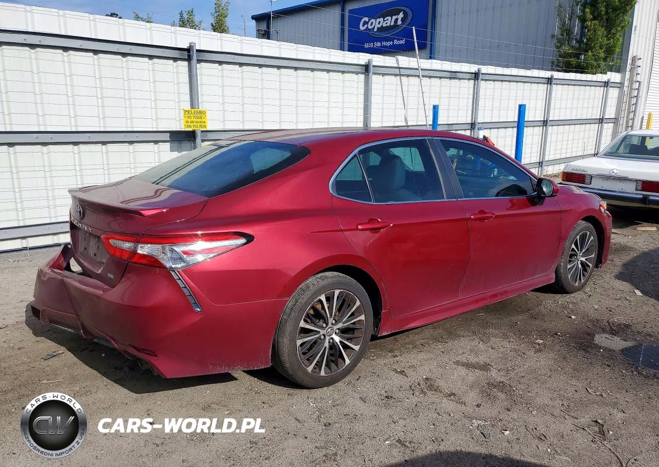 2018 Toyota Camry Se VIN:4T1B11HK2JU645336 - 3