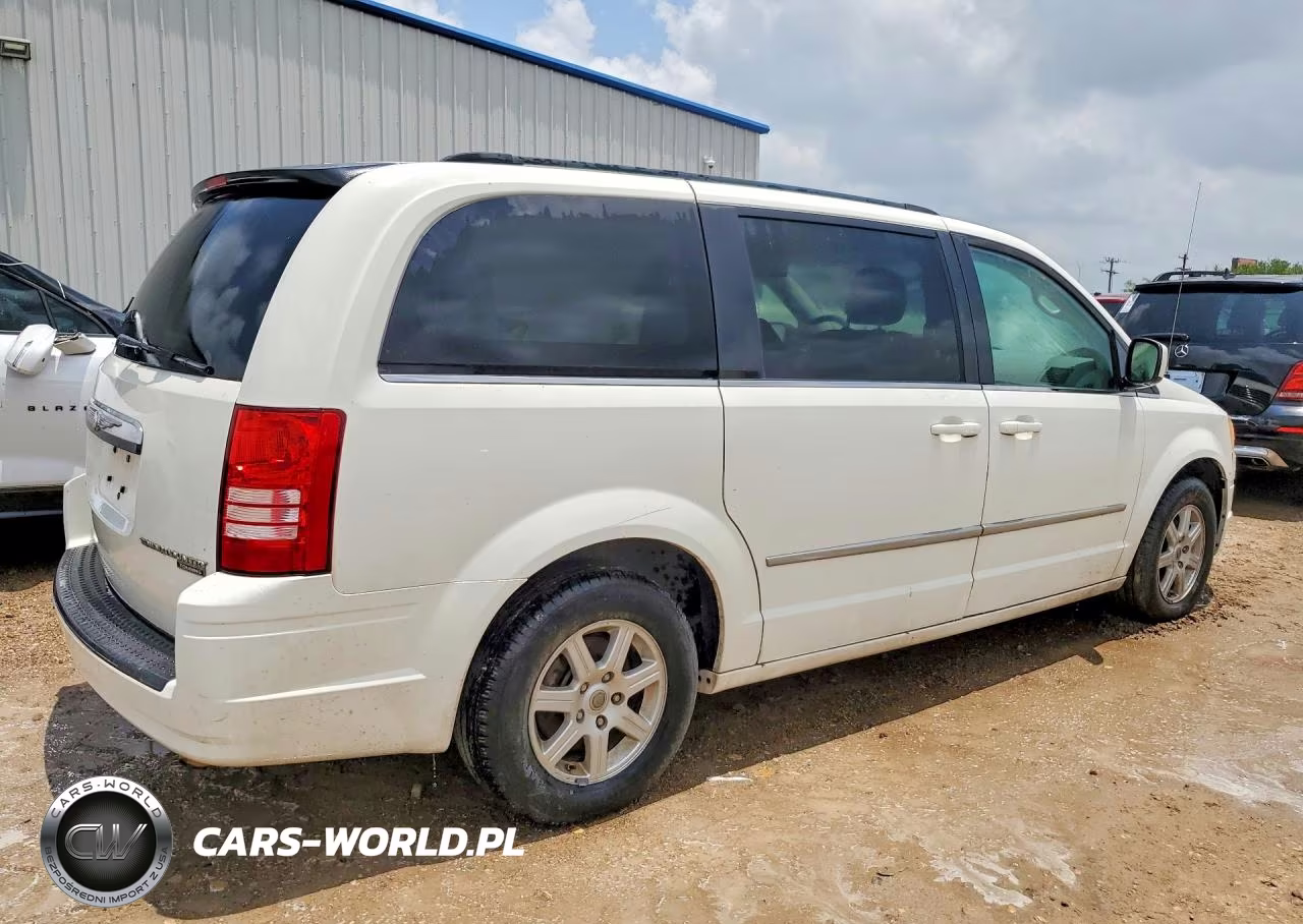 2010 Chrysler Town & Country Touring VIN:2A4RR5D13AR460543 - 3