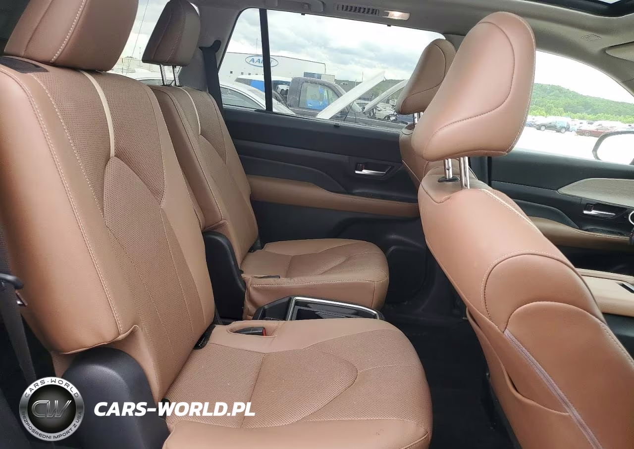 2024 Toyota Grand Highlander Platinum VIN:5TDAAAB52RS041109 - 11