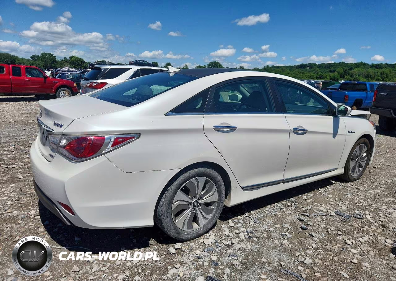 2013 Hyundai Sonata Hybrid VIN:KMHEC4A45DA092465 - 3