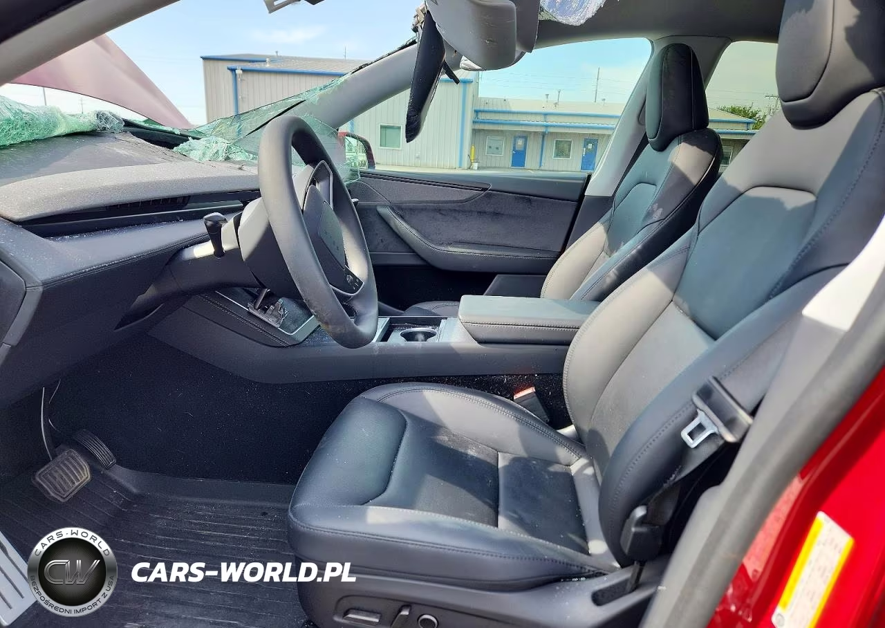 2026 Tesla Model Y VIN:7SAYGDEE7TF558348 - 7