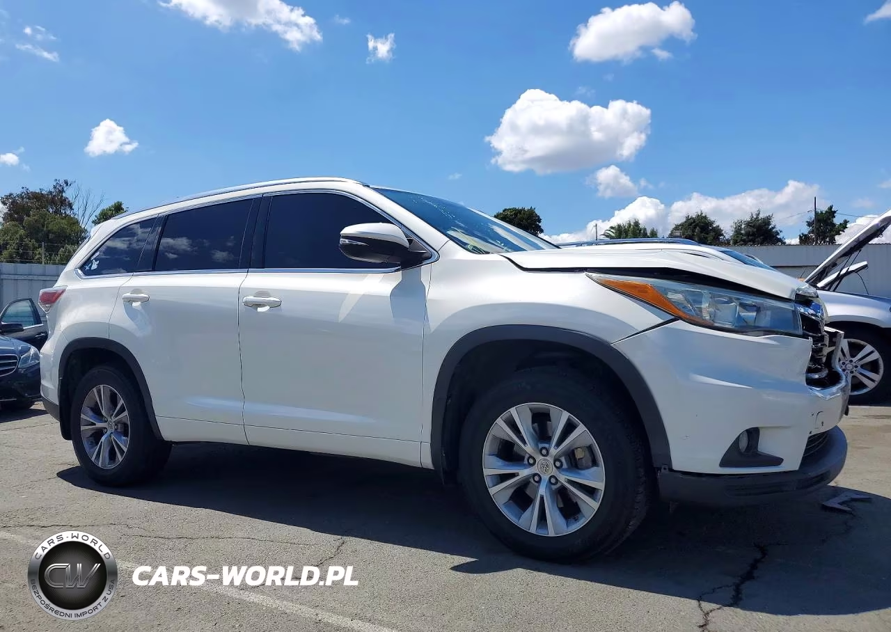2015 Toyota Highlander Xle VIN:5TDJKRFH8FS193522 - 4