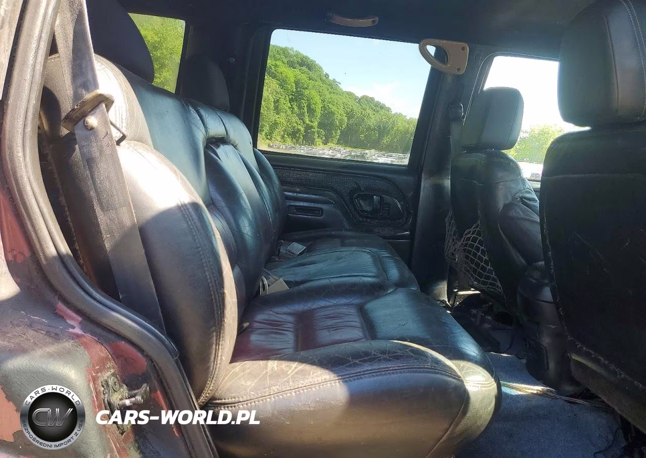 1996 Chevrolet Tahoe K1500 VIN:1GNEK13R4TJ415764 - 10