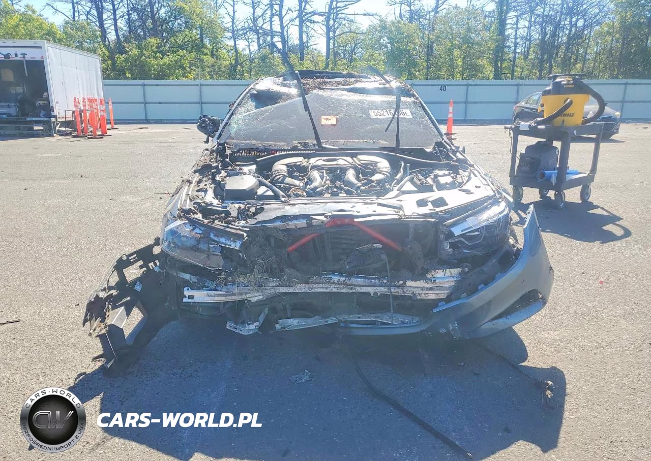 2018 BMW M550Xi VIN:WBAJB9C57JB050200 - 5