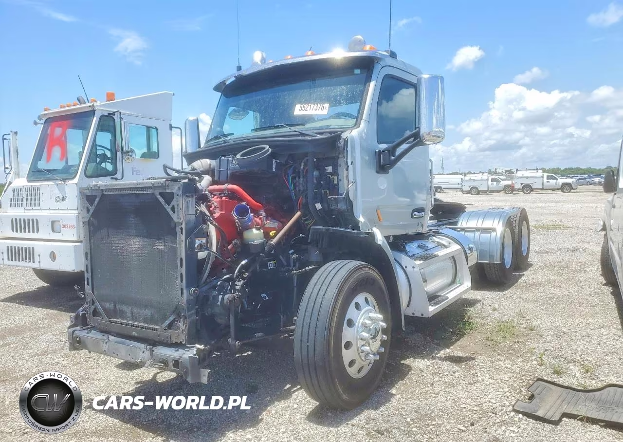 2016 Peterbilt 579 Semi Truck VIN:1XPBD49X3GD325389 - 2