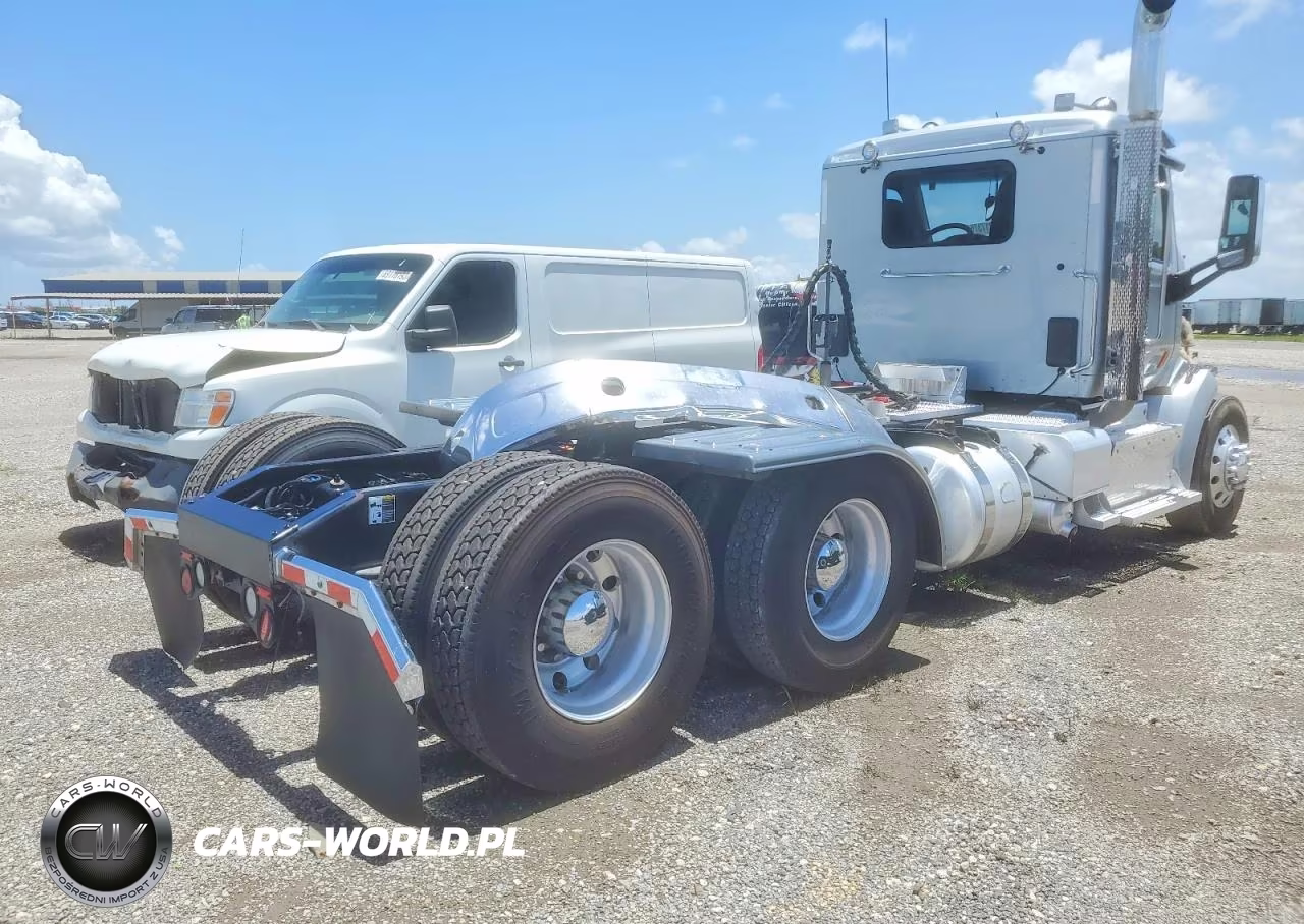 2016 Peterbilt 579 Semi Truck VIN:1XPBD49X3GD325389 - 4