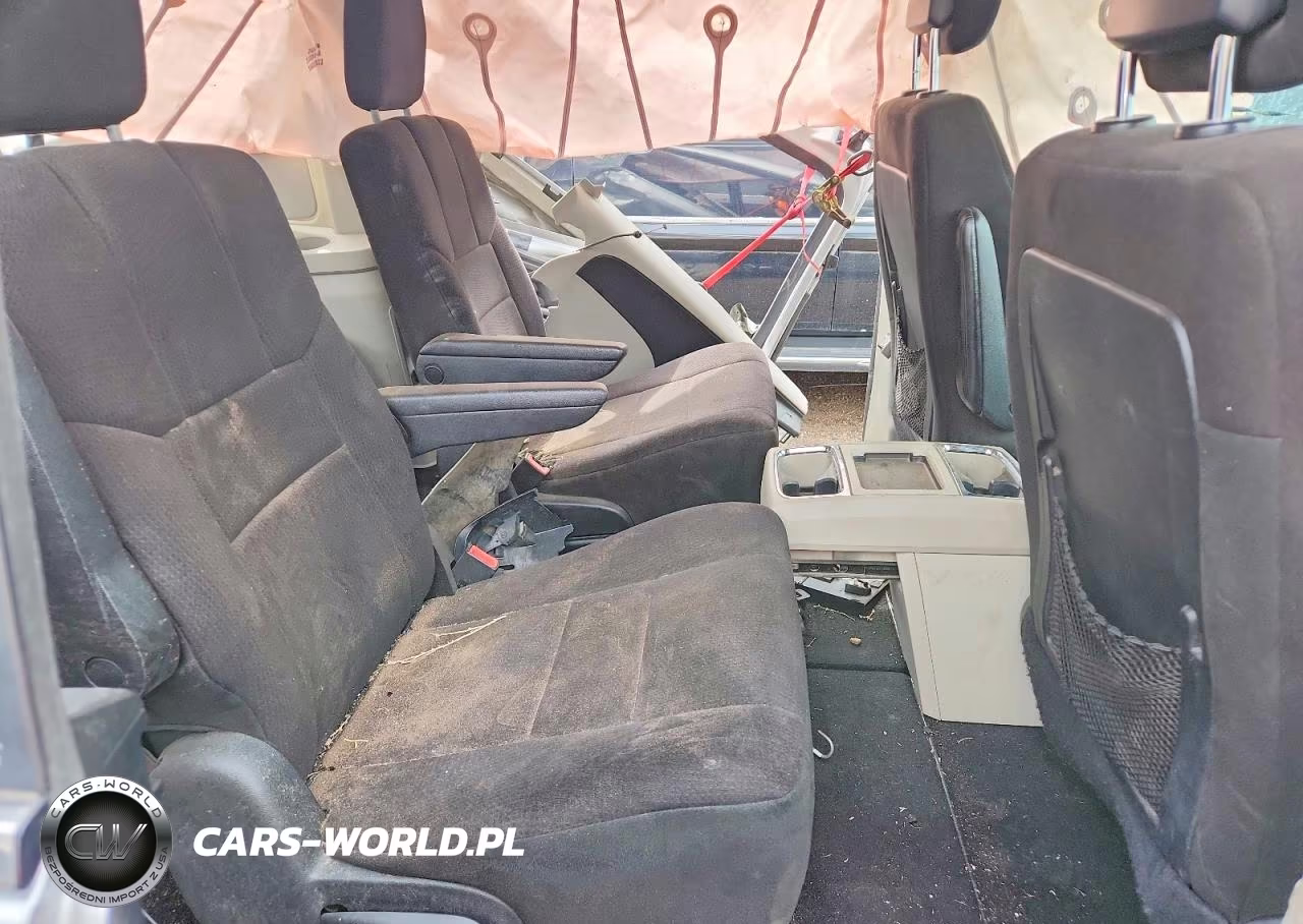 2011 Chrysler Town & Country Touring VIN:2A4RR5DG9BR720028 - 11