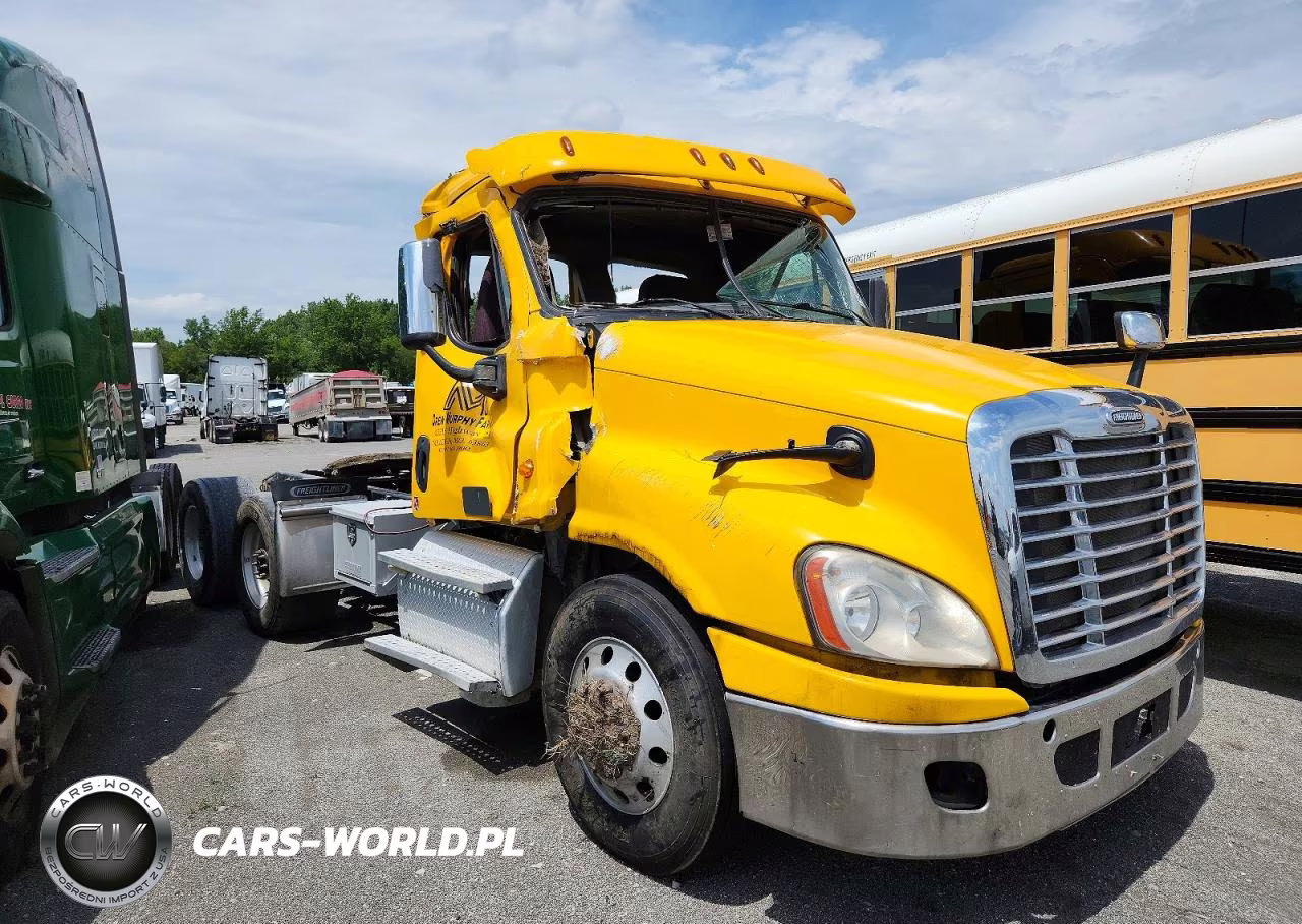 2018 Freightliner Cascadia 125 Semi Truck