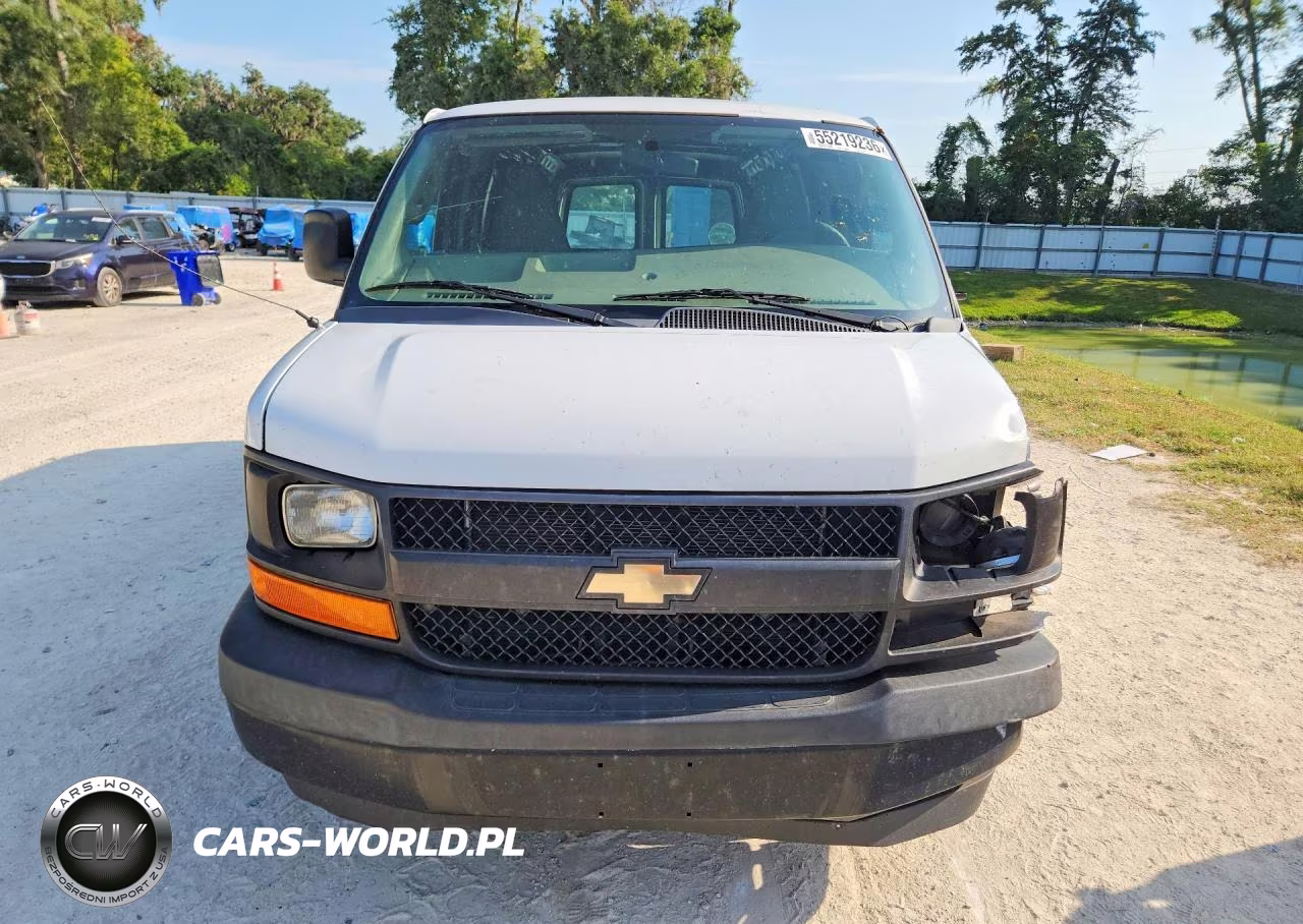 2017 Chevrolet Express 2500 Cargo Delivery Van VIN:1GCWGAFF5H1336711 - 5