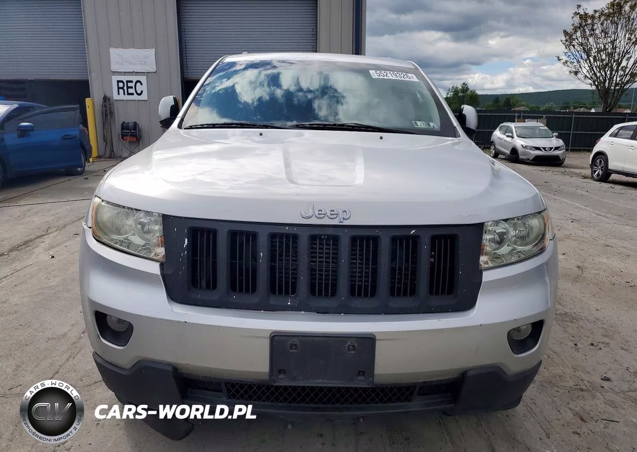 2012 Jeep Grand Cherokee Laredo VIN:1C4RJFAT5CC313337 - 5