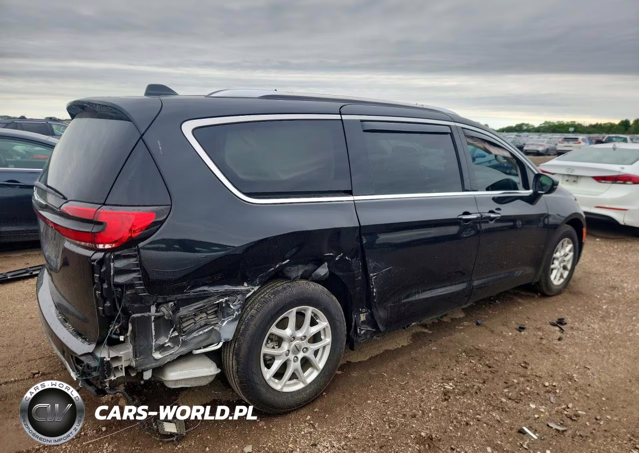2021 Chrysler Pacifica Touring L VIN:2C4RC1BG0MR579677 - 3