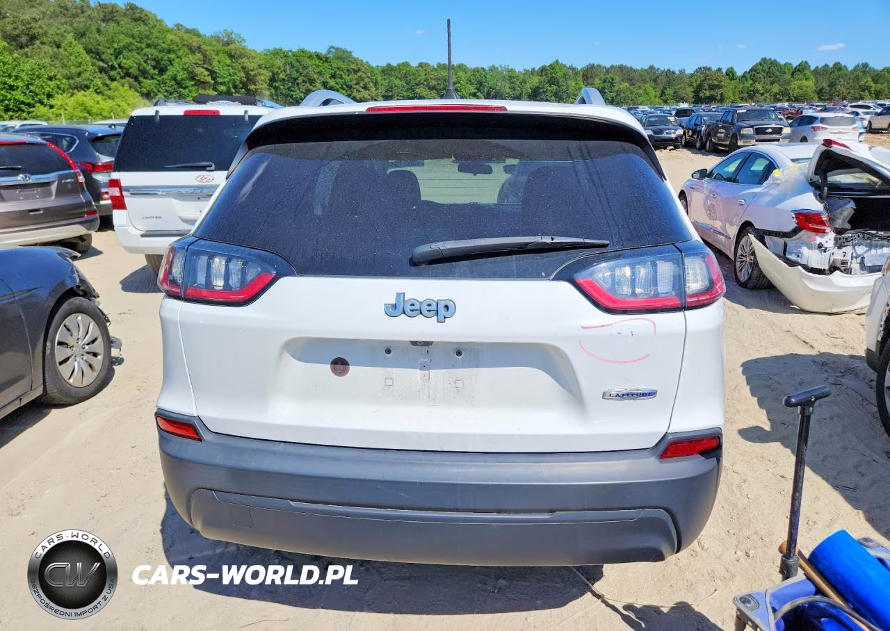 2019 Jeep Cherokee Latitude VIN:1C4PJLCBXKD326703 - 6