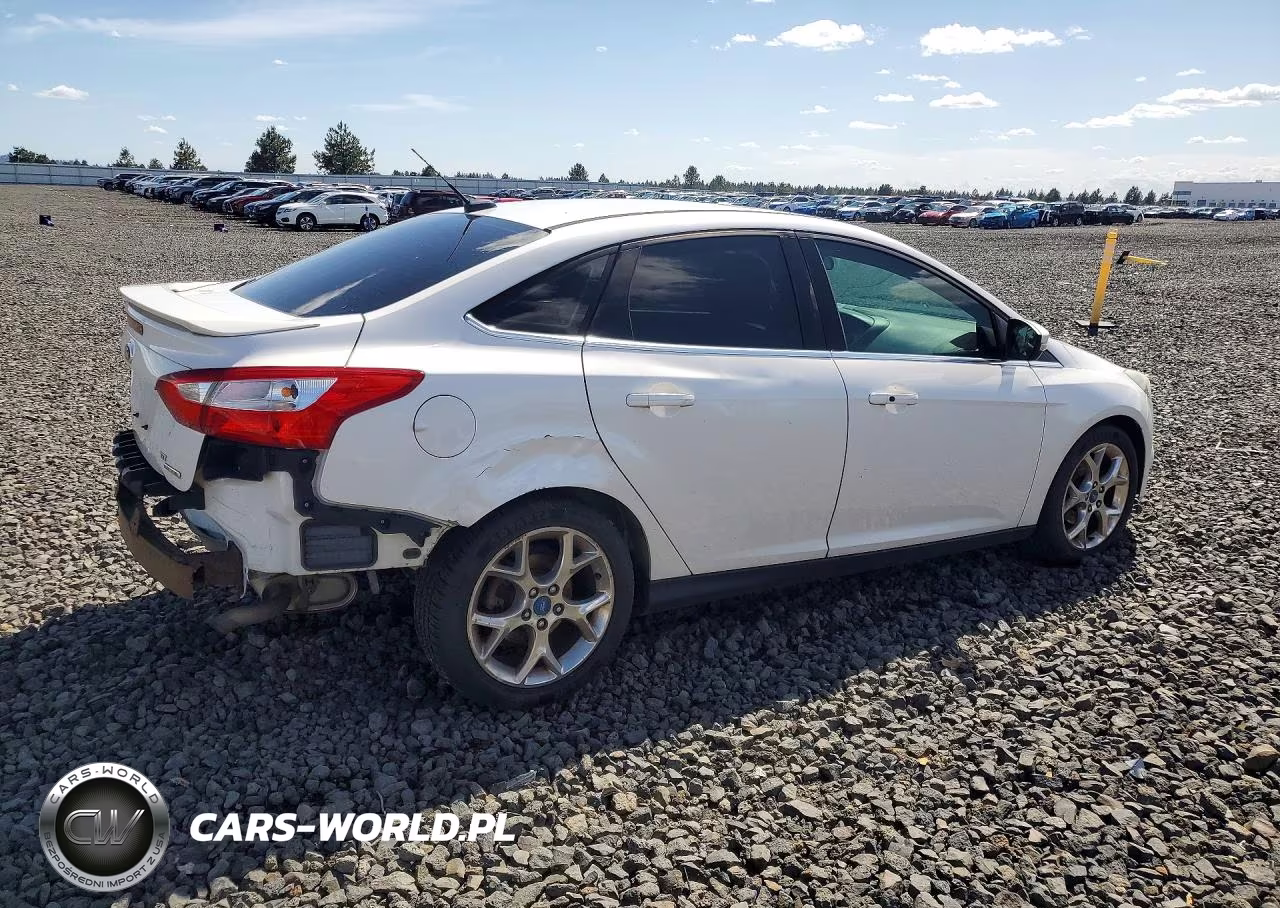 2013 Ford Focus Titanium VIN:1FADP3J24DL221447 - 3
