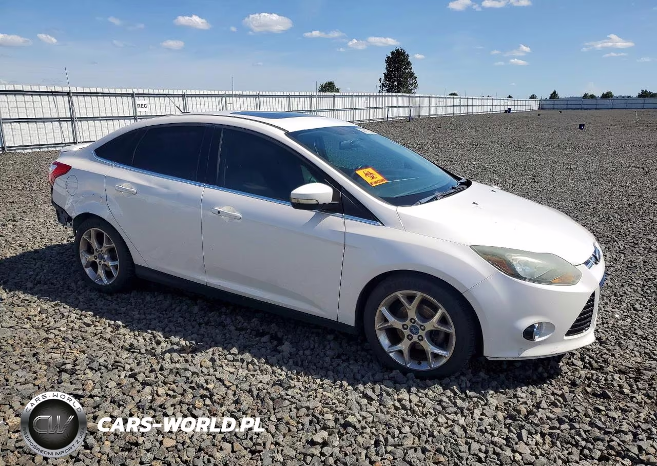 2013 Ford Focus Titanium VIN:1FADP3J24DL221447 - 4