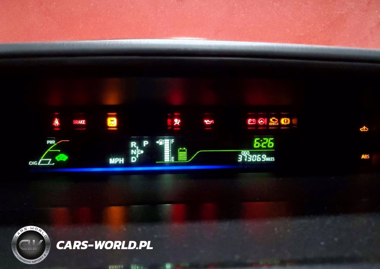 2015 Toyota Prius V Two VIN:JTDZN3EU4FJ016713 - 9