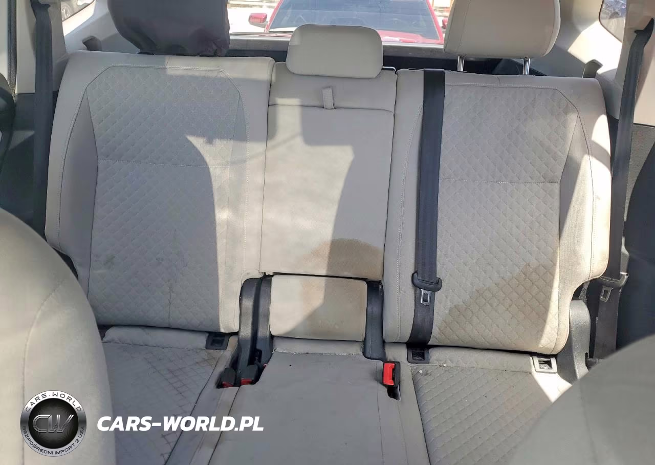 2019 Volkswagen Tiguan S VIN:3VV0B7AX4KM009462 - 10