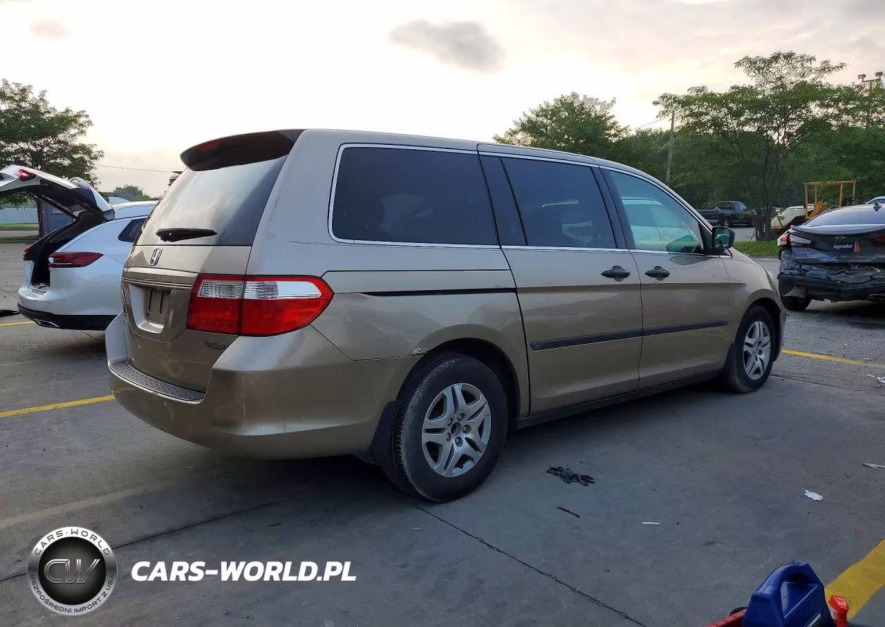 2007 Honda Odyssey Lx VIN:5FNRL38227B105849 - 3