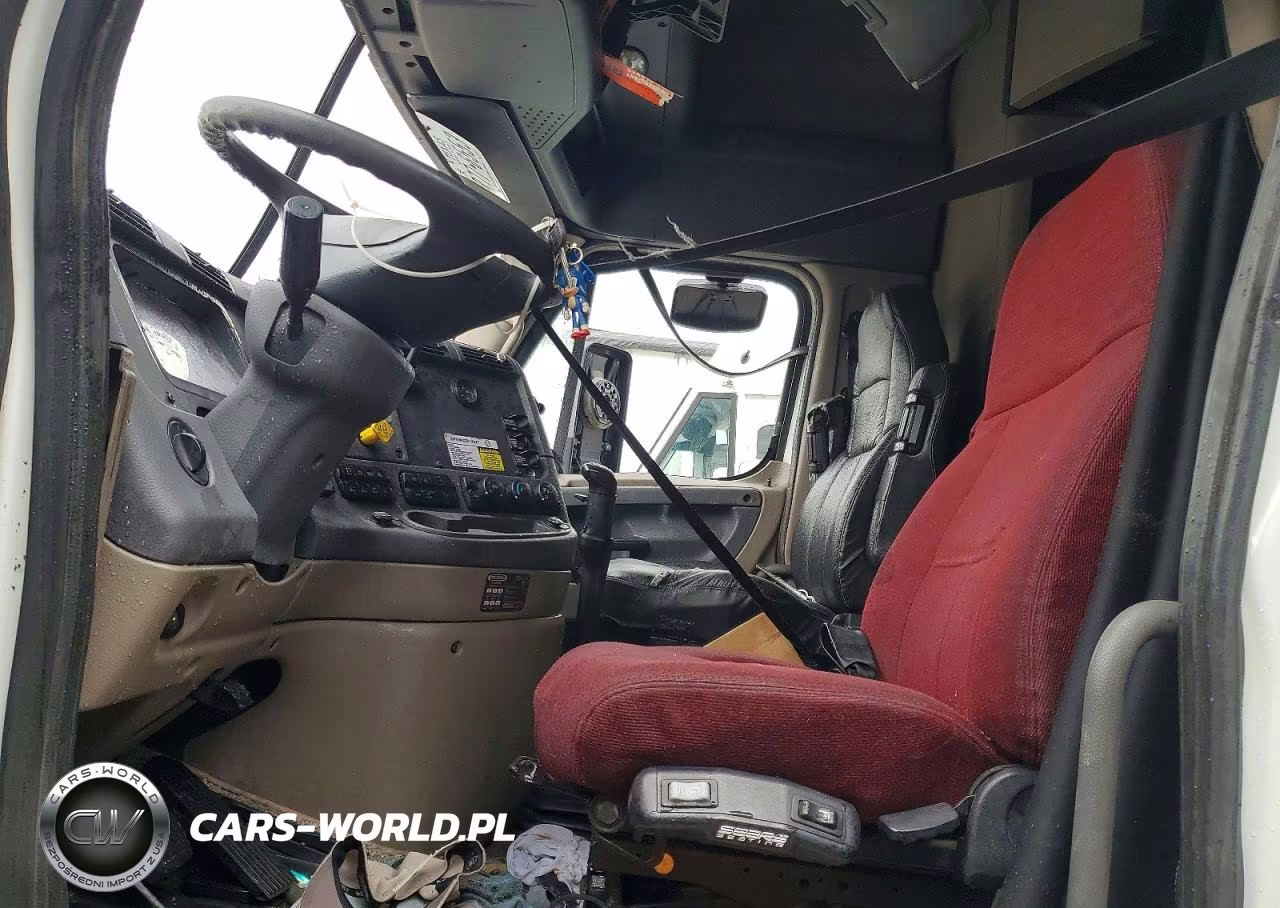 2015 Freightliner Cascadia 125 VIN:1FUJGLD56FLGC2527 - 5