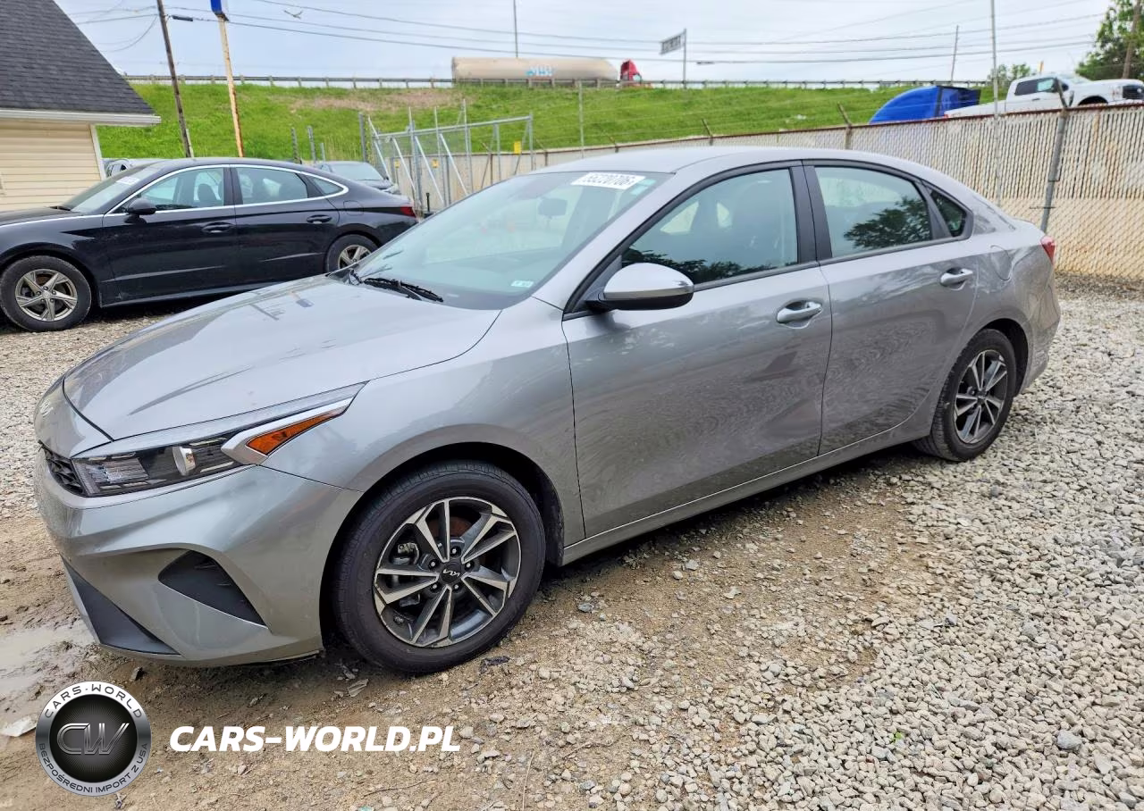 2024 Kia Forte Lxs – zdjęcie 1 z 12