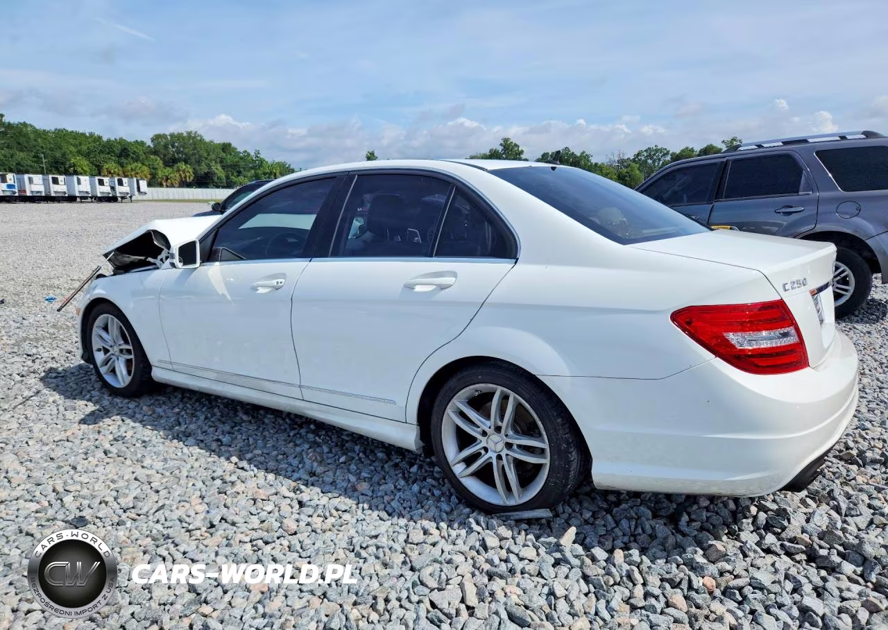 2013 Mercedes-Benz C 250 VIN:WDDGF4HBXDR271049 - 2