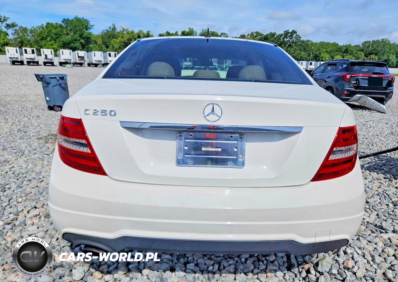 2013 Mercedes-Benz C 250 VIN:WDDGF4HBXDR271049 - 6