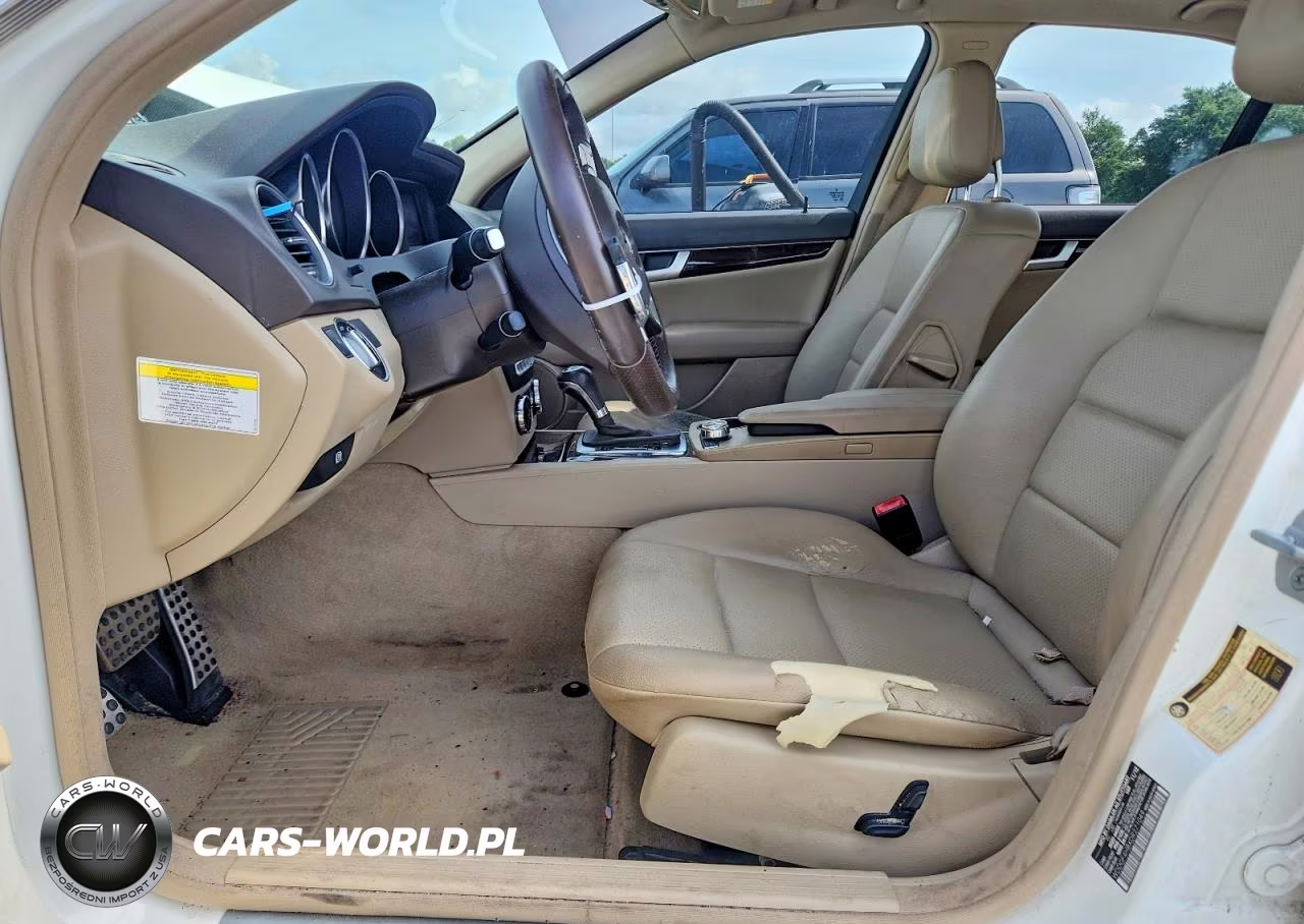 2013 Mercedes-Benz C 250 VIN:WDDGF4HBXDR271049 - 7