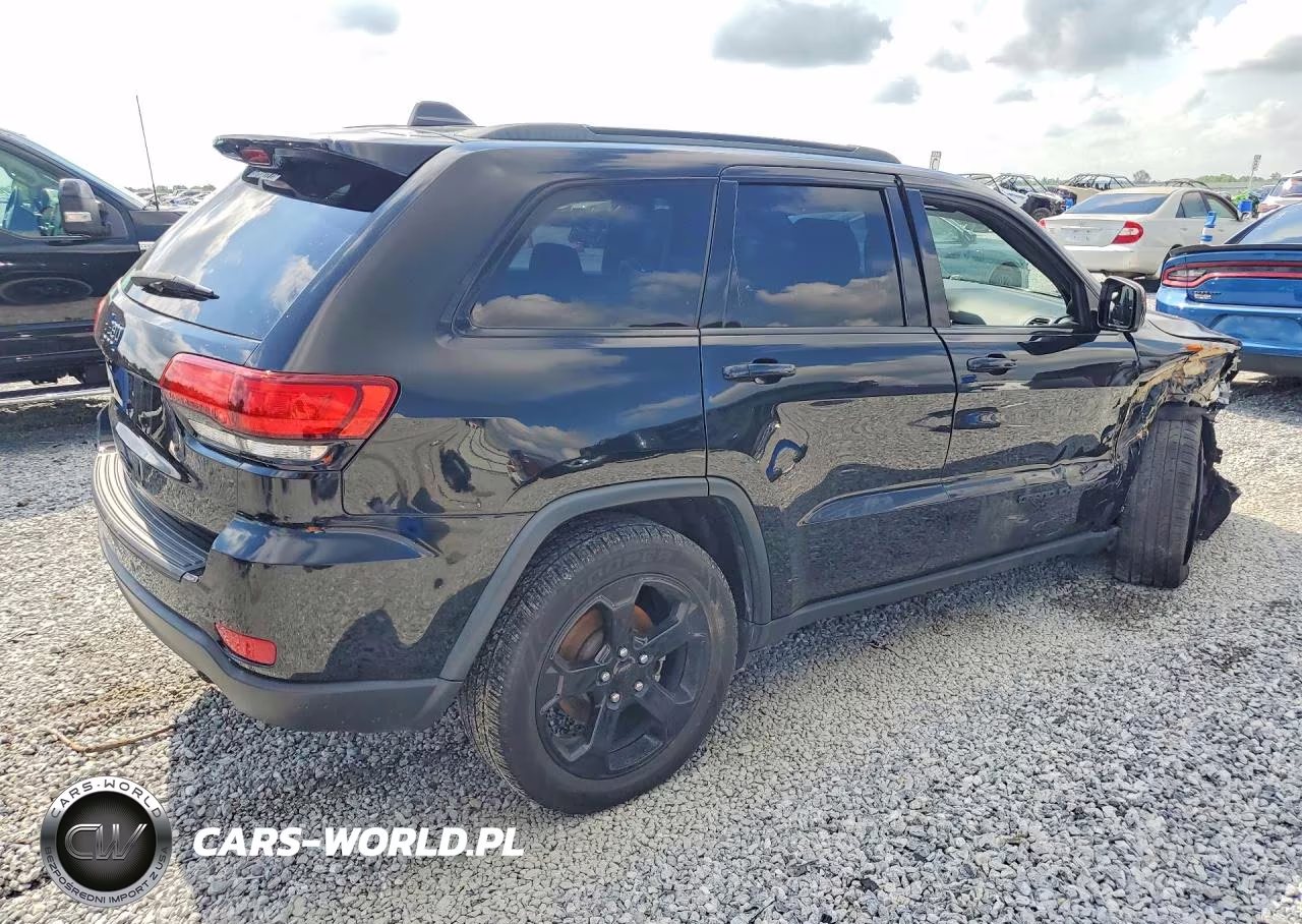 2019 Jeep Grand Cherokee Laredo VIN:1C4RJEAG4KC597071 - 3
