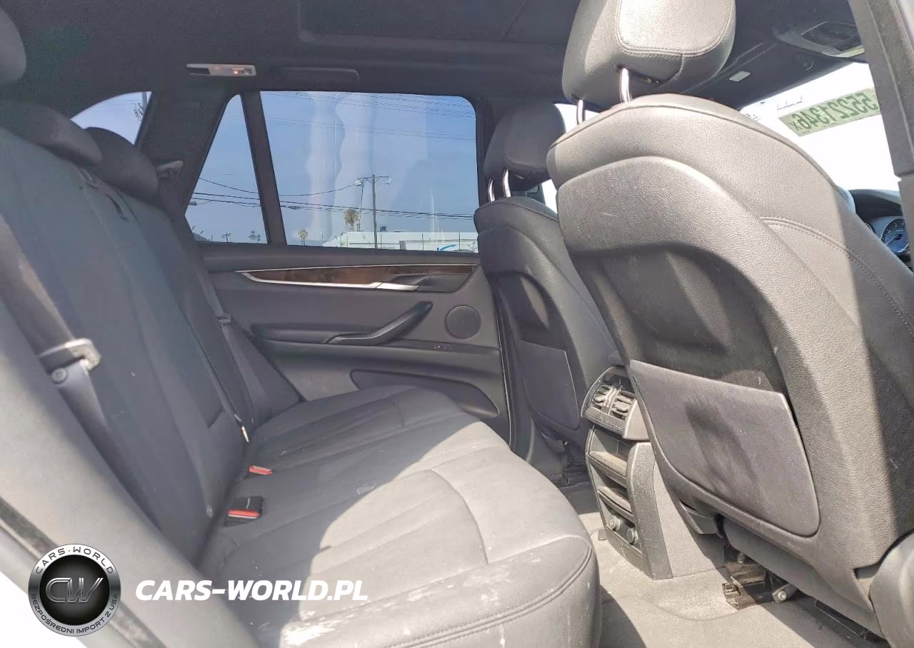 2018 BMW X5 VIN:5UXKR2C51J0X07724 - 10