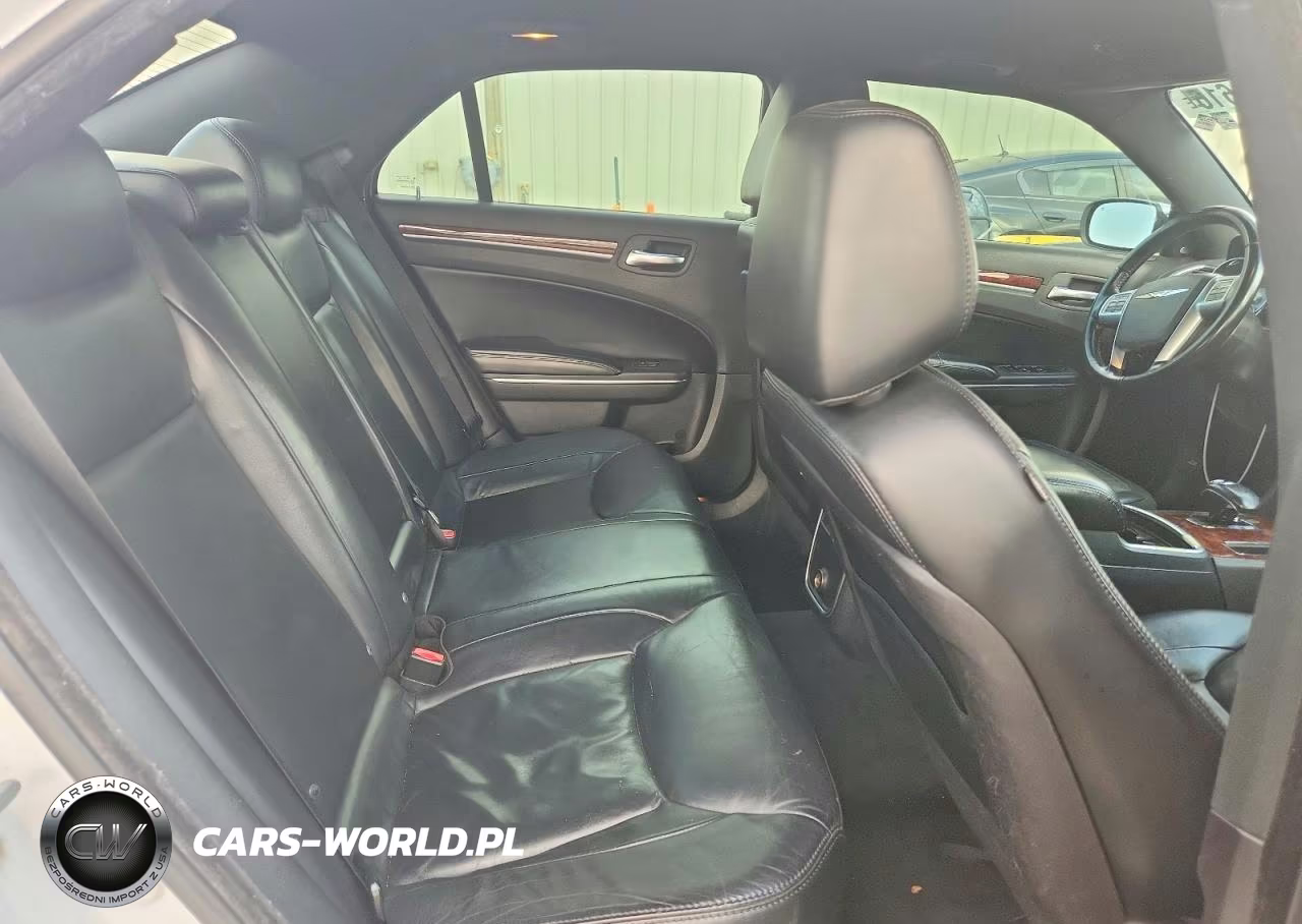 2012 Chrysler 300 Limited VIN:2C3CCAHG0CH153476 - 10