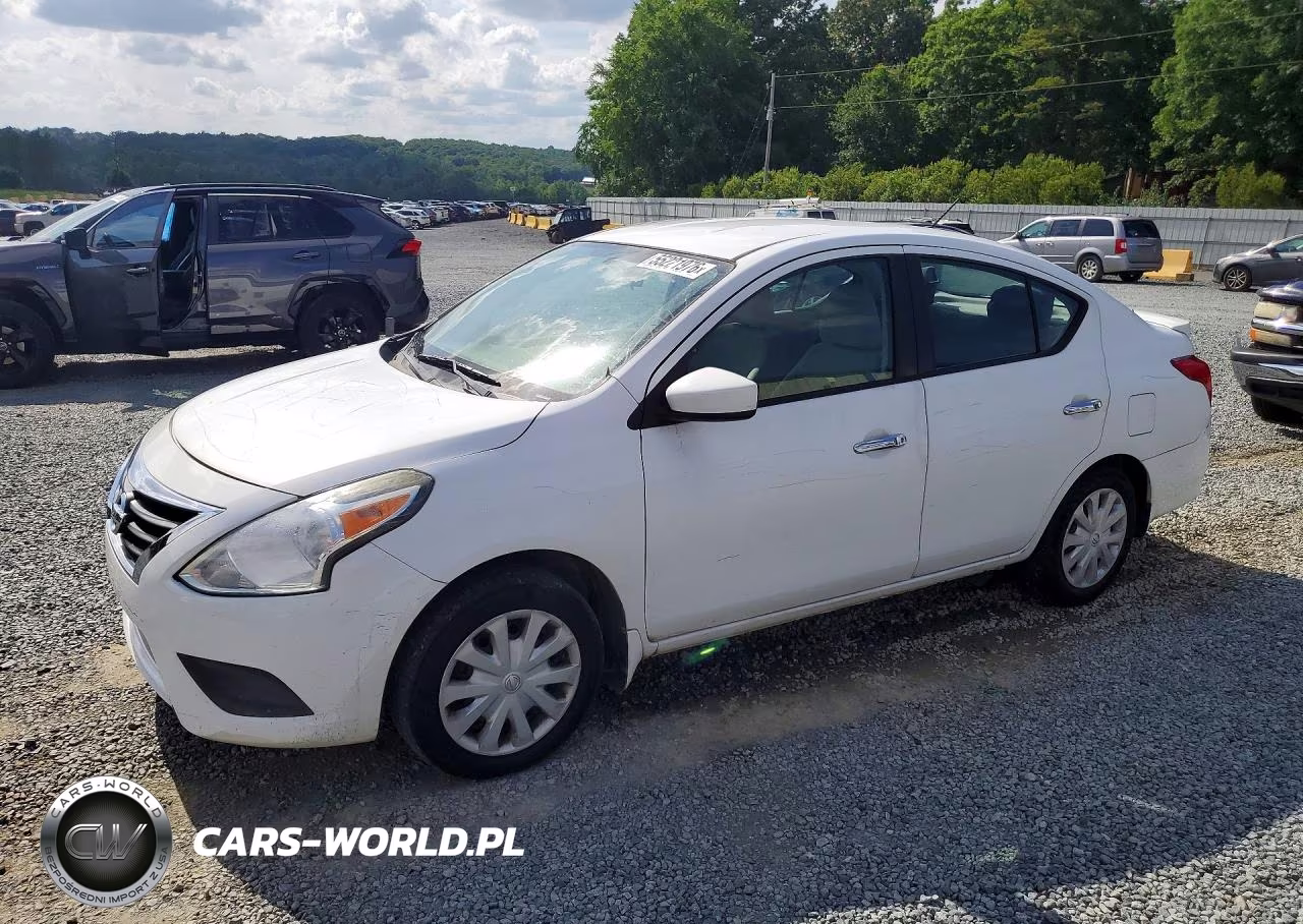 2015 Nissan Versa 1.6 Sv – zdjęcie 1 z 12
