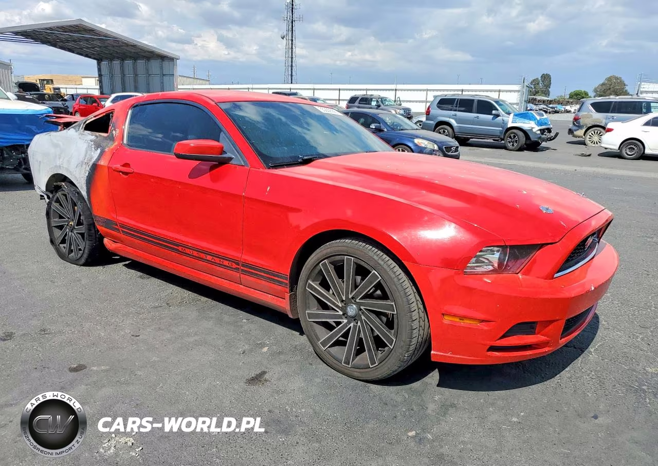 2013 Ford Mustang VIN:1ZVBP8AM0D5242118 - 4